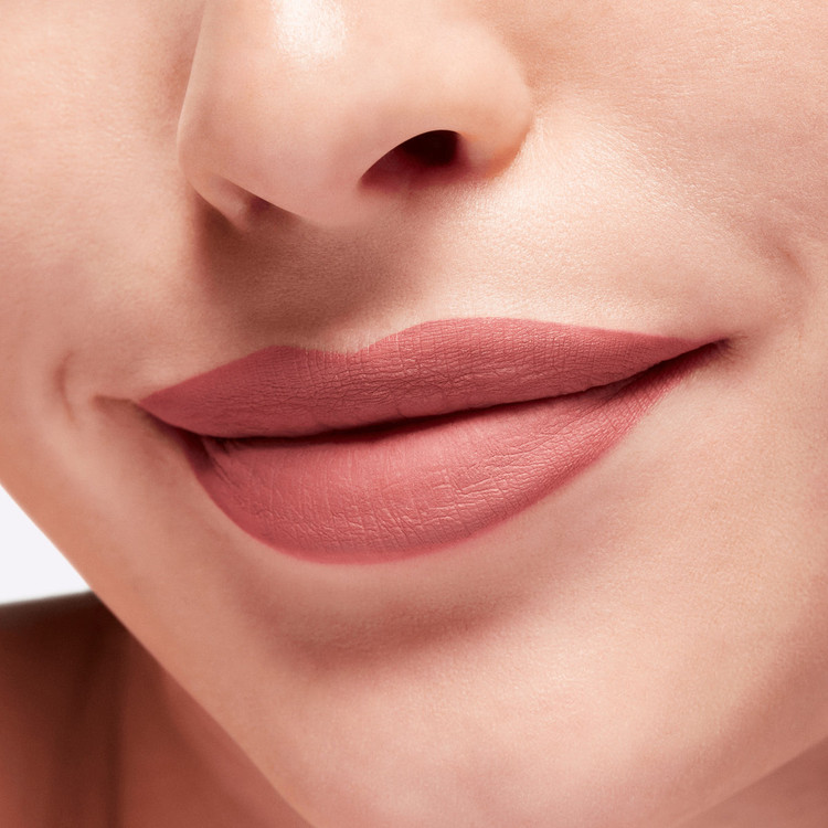 رژ لب مایع 24 ساعته مک Locked Kiss رنگ :Mischief 61