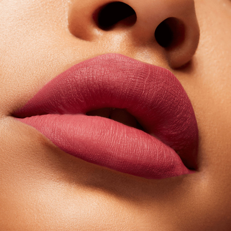 رژ لب مایع 24 ساعته مک Locked Kiss رنگ : Decadence 75